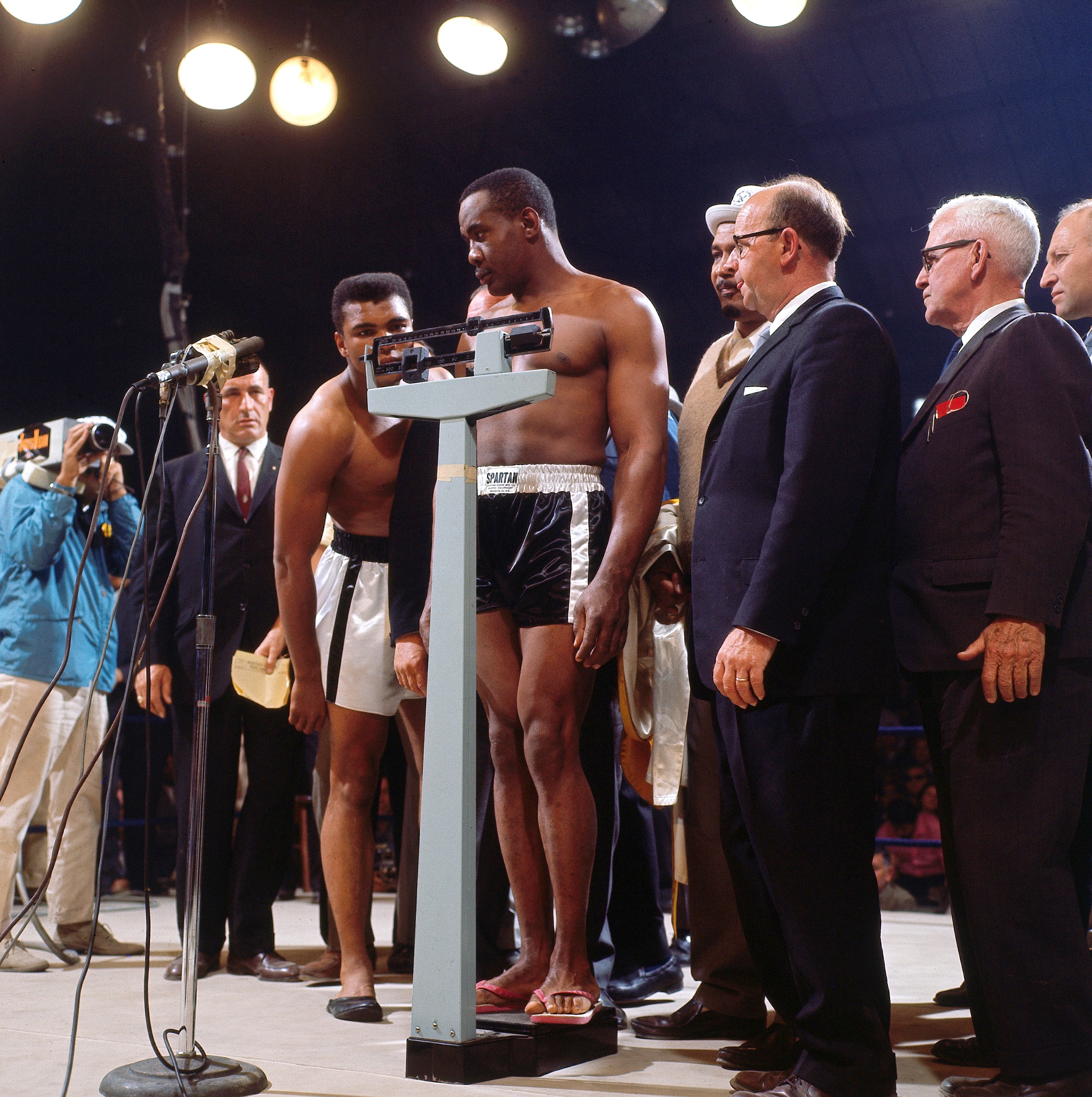 Muhammad Ali And Sonny Liston Weigh In Neil Leifer Photography muhammad-ali-and-sonny-liston-weigh-in-neil-leifer-photography