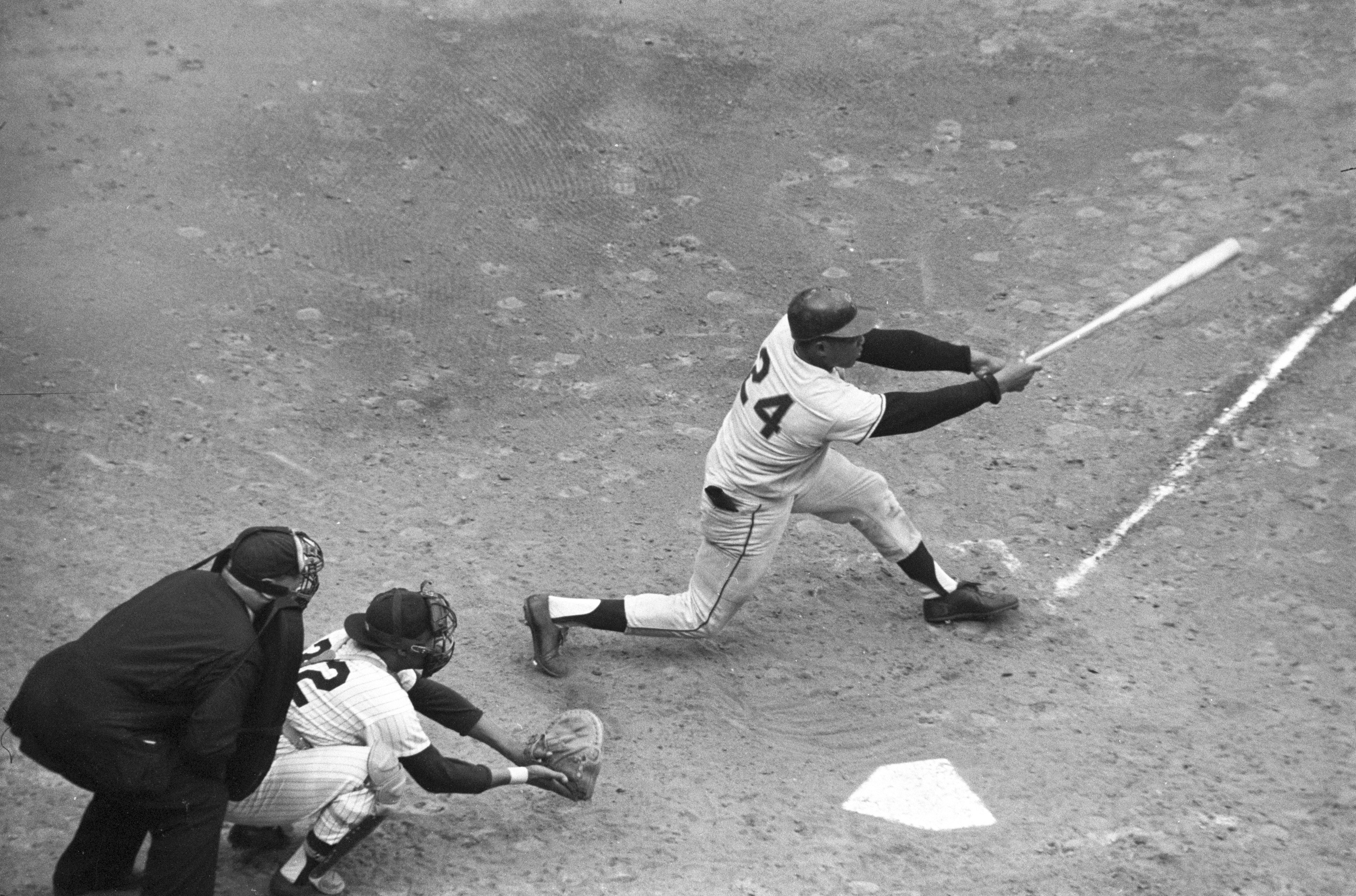 Willie Mays Signed Vintage 1970's San Francisco Giants Baseball