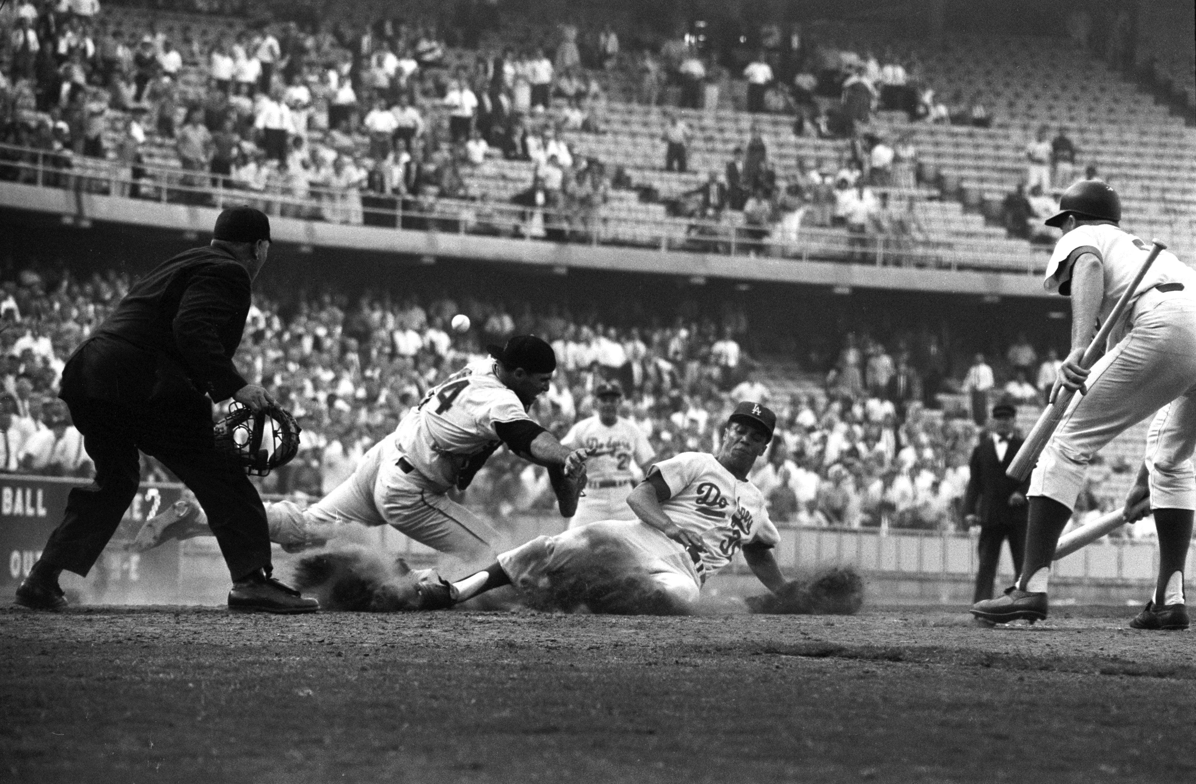 Juan Marichal Pitching to Willie Davis | Neil Leifer Photography 16 x 20 / Edition of 150