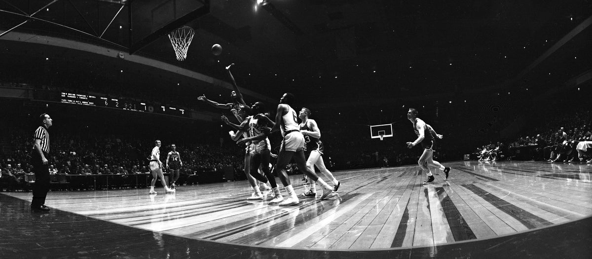 Boston Celtics Bill Russell Scoring vs NY Knicks