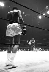 Clay vs Jones, Ali's Back in Foreground