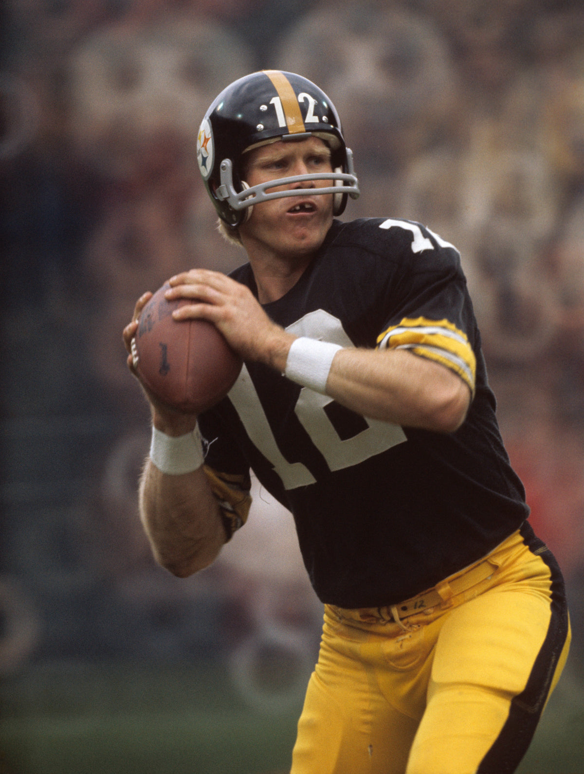 Terry Bradshaw About to Pass